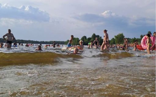 Вода на 15 киевских пляжах опасна для купания