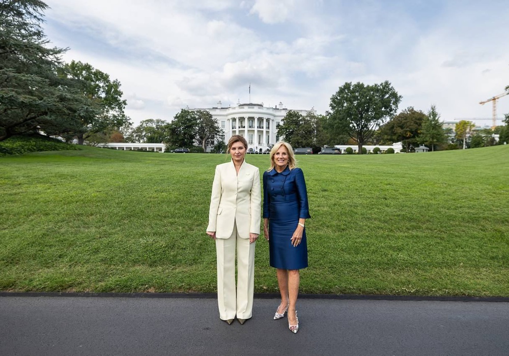 Первые леди Украины и США на лужайке Белого дома. Фото