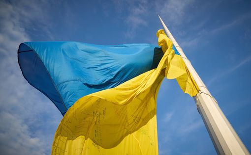 Ни сантиметра оккупантам не оставим: Зеленский поздравил 50 городов Украины