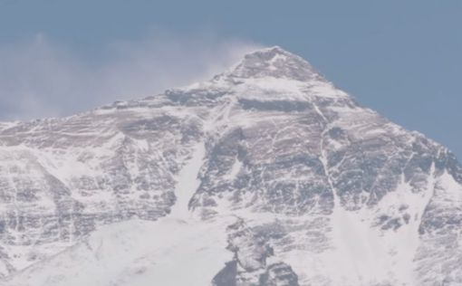 На вершину Эвереста провели связь 5G
