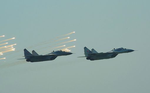 Словакия передает Украине 13 истребителей МиГ-29. РФ обещает все уничтожить