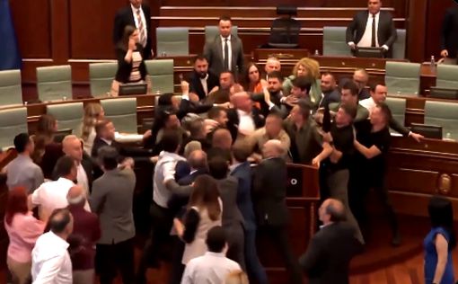 В парламенте Косово вспыхнула массовая драка: видео