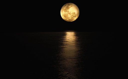 Ученые обнаружили на Луне очень странный "предмет"