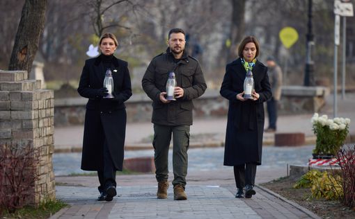 Чета Зеленских и Санду почтили память погибших героев Революции Достоинства | Фото: president.gov.ua