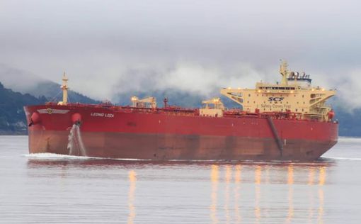 Россия перевозит нефть через Арктику не предназначенными для этого судами