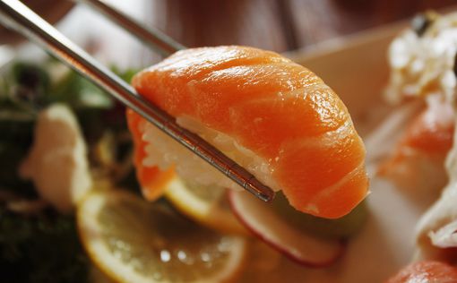 Cамые дорогие суши в мире: японский ресторан добавил в меню новый "золотой" сет