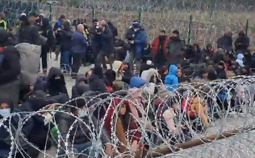 На границе с Польшей слышны выстрелы: мигранты устроили давку