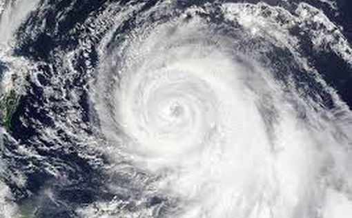 На Японию надвигается мощный тайфун