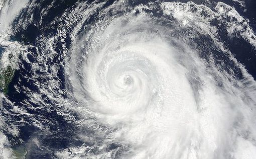Жертвами супертайфуна на Филиппинах стали 338 человек