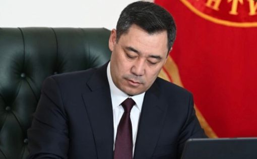 Президент Киргизии пообещал, что войска не будут убивать "братьев-казахов"