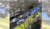 Дорога к посольству РФ в Лондоне стала сине-желтой. Фото | Фото 2