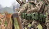 ВСУ учатся метать гранаты: фото из Британии | Фото 3