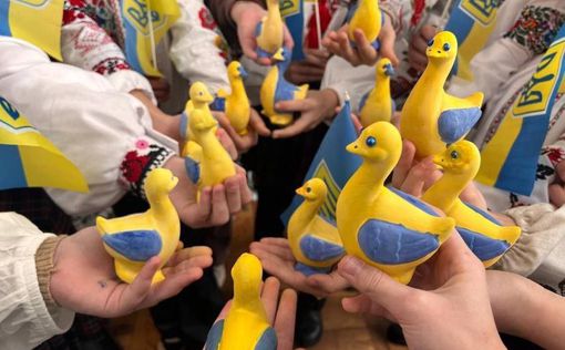 Українські діти у "біолабораторії" створили "бойових гусей". Фото