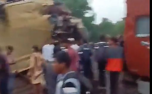 Столкновение поездов в Индии: возросло число погибших