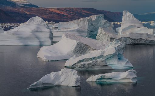 Ледники Гренландии тают в 100 раз быстрее прогнозов: возможен подъем уровня моря