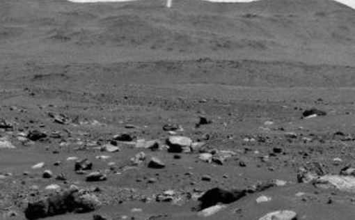 Апарат NASA зафіксував пиловий смерч в одному з кратерів Марса