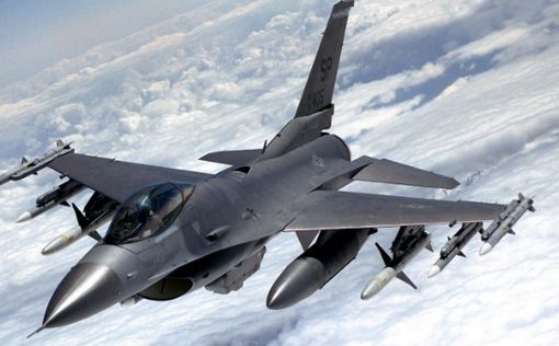 Официально: Польша готова передать Украине самолеты F-16