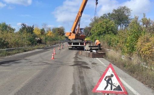 В освобожденных районах Донбасса начали ремонтировать дороги