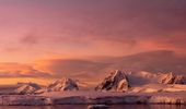Барбимания добралась до края света - уже и Антарктида в цветах "Барби". Фото | Фото 3