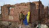 ВСУ подняли флаг Украины над освобожденной Андреевкой. Фото | Фото 4