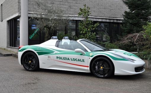 Спортивный Ferrari мафии стал патрульной машиной