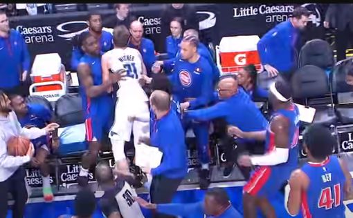 На матче НБА произошла жесткая потасовка: видео