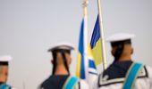 Фото дня: Украина подняла сине-желтый флаг | Фото 17