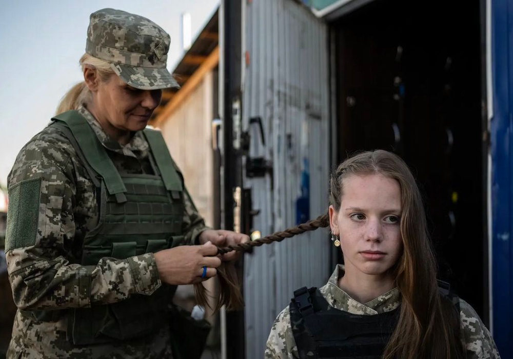 Женское лицо войны в Украине. Фото