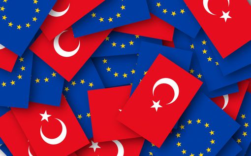 Турция огрызнулась ЕС из-за Сирии: нечего нас поучать
