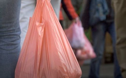 В магазинах запретят бесплатные пластиковые пакеты