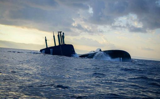 Британський підводний човен поринув у "небезпечну зону"
