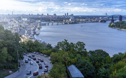 В Киеве глобальные отключения света: обесточен транспорт и насосные станции