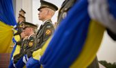 Фото дня: Украина подняла сине-желтый флаг | Фото 7