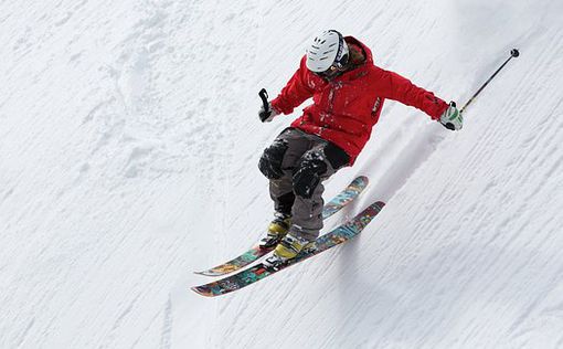 В Швейцарии лавина накрыла девять лыжников
