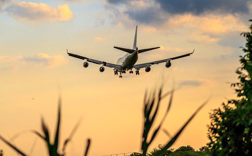 Во время взлета из аэропорта в Италии у Boeing 747 отвалилось колесо от шасси