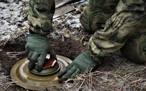 Военные минируют подходы к Киеву: фото, видео