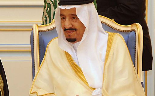 У саудівського короля "висока температура", йому потрібно пройти обстеження