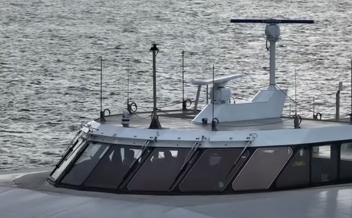 Російський фрегат ледь не протаранив данський пором