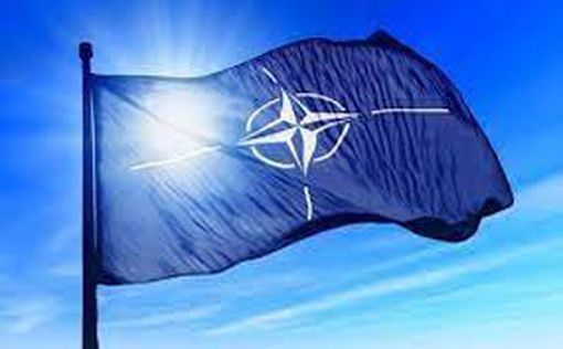 НАТО "пристально следит за Россией"