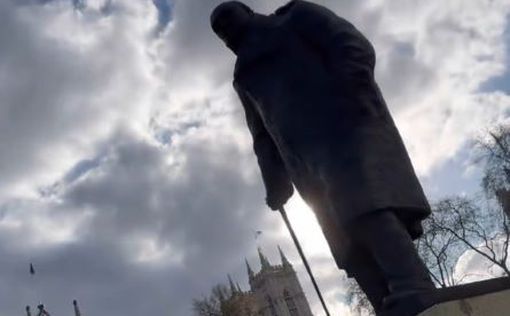 У Лондоні сьогодні охороняли статую Черчилля