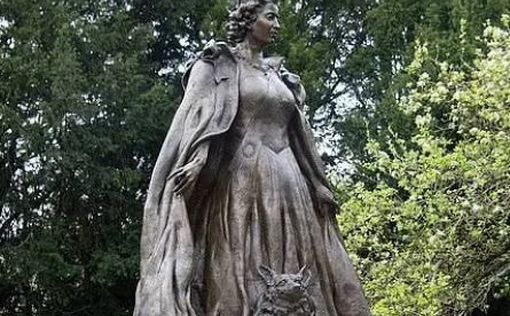 В Англії з'явився перший пам'ятник Єлизаветі II