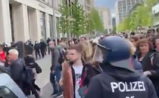 Берлин: демонстрация против COVID-ограничений закончилась арестами