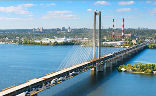 В Киеве закрыли Южный мост для частного транспорта