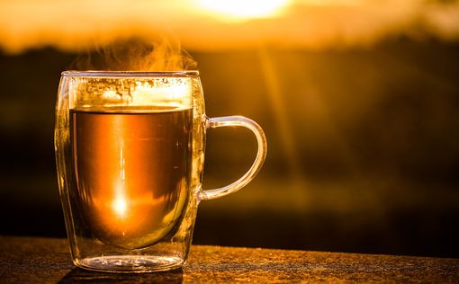 Чому гарячі напої допомагають охолонути у спеку? – дослідження