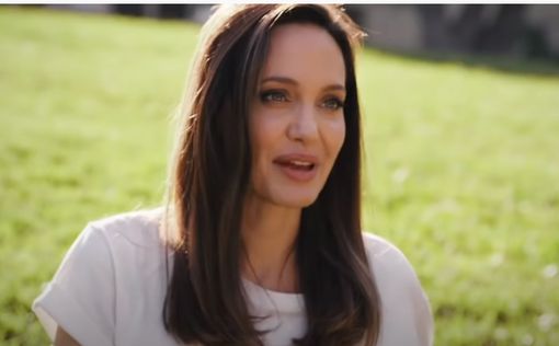 Анджелина Джоли завела роман с известным музыкантом