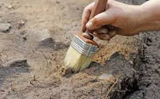 Таинственная находка: в Индии обнаружили сосуды с человеческими останками