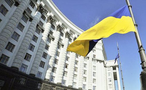 В Украине - день отставок: увольнения в ОПУ, ОГП, Минобороны. Где еще ждать?