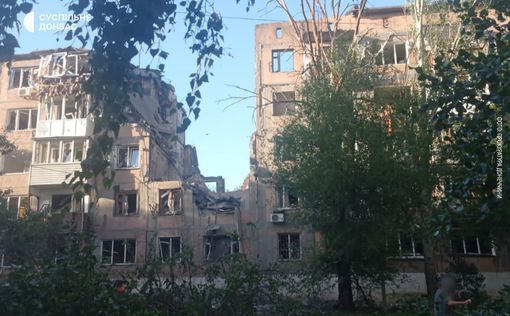 В Торецке авиабомбами разрушили жилые дома и предприятие: есть погибшие