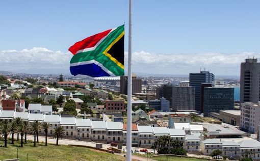 Министр иностранных дел ЮАР требует усилить свою безопасность