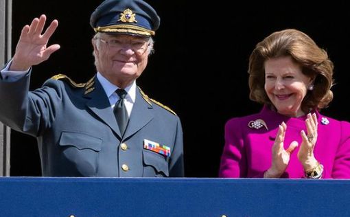 Члены королевской семьи Швеции посетили военный парад: фото